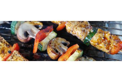 Met deze 3 recepten organiseer je deze zomer een heerlijke barbecue