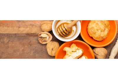 borrelhapje-met-geitenkaas-honing-en-walnoot