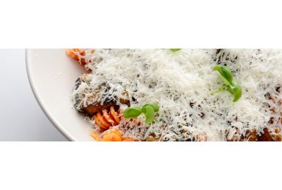 fussili-met-aubergines-pijnboompitten-en-ricotta